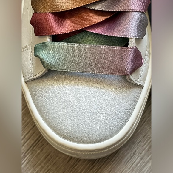 P448 Thea Sneakers HTF rainbow ombré laces excellent condition - Picture 11 of 13